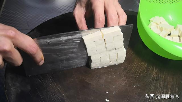 麻婆豆腐怎么做好吃，麻婆豆腐的简单做法，怎么做材料简单又好吃