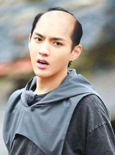 吴亦凡的后台到底有多大?-惠修网