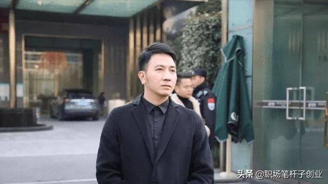 救火英雄生前影像:30位灭火英雄，哪有岁月安好，是有人替你负重前行！你怎么看？