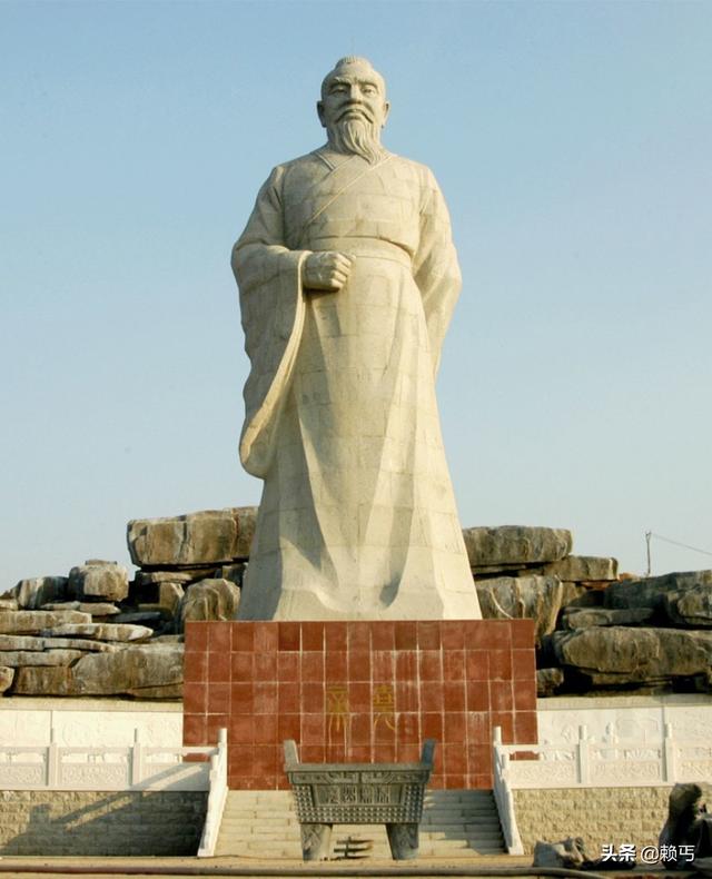 职场中怎样才能当上领导？