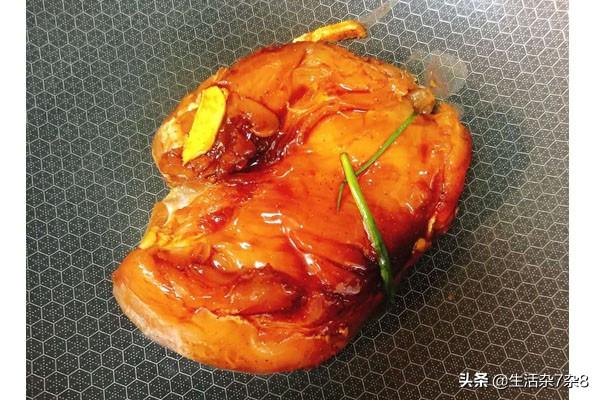 黄油煎鸡胸肉热量:超级简单！健康无油煎鸡胸肉，鲜嫩多汁的鸡胸肉？