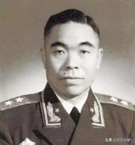 蒋友梅:辽沈战役，防守长春的郑洞国，为何下令士兵朝天开枪，然后投降？