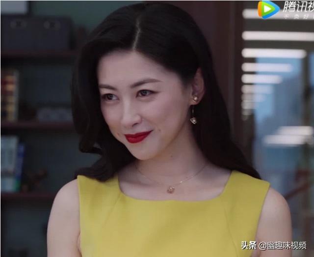 影视《精英律师》里,为什么很多人都喜欢栗娜微笑呢? - 百科网