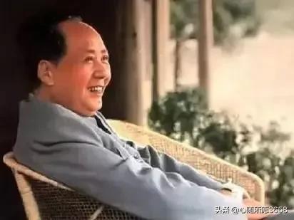 你最喜欢的霸气诗句是什么？