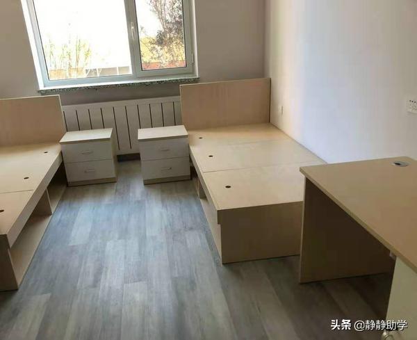 河北高校天价“宿舍”1万6一年,服务费1.4万元,学生拒绝交钱遭威胁,你怎么看？