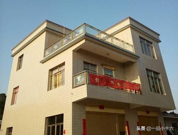 农村自建房,两层半是个什么概念?你怎么看?