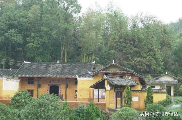 农村俗语“宁丢家财万贯,不舍房屋面南”是何道理？
