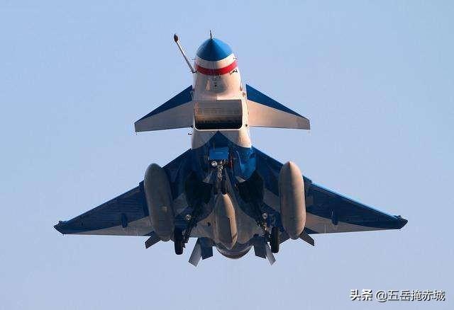 头条问答 - 歼10c和歼轰7a载弹量都是7吨,为什么歼10对地打击能力弱?