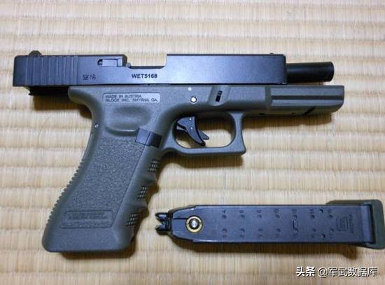 风靡<a href=https://maguai.com/list/256-0-0.html target=_blank class=infotextkey>朋友圈</a>的烟弹其实不合法:<a href=https://maguai.com/list/256-0-0.html target=_blank class=infotextkey>朋友圈</a>里有人转发“电子烟的危害超过普通香烟”，是真实的吗？