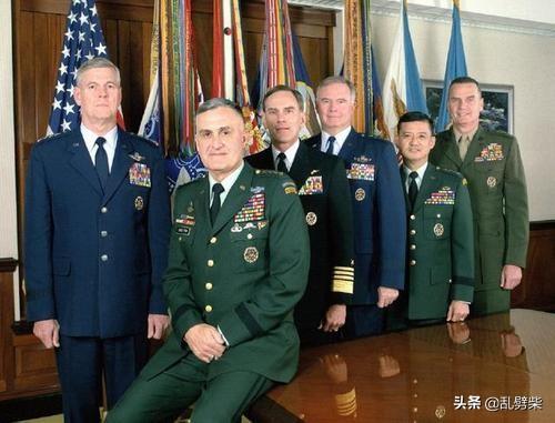 美国联席会议主席联合陆海空三军司令可以架空国防部长和总统吗？插图