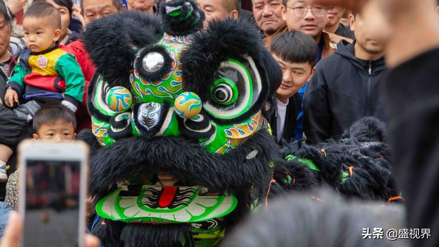 河南农村庙会斗狗现场视频:今年河南滑县火神庙会，有社火表演么？