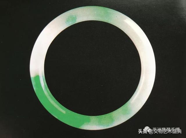 注色翡翠如何鉴别方法,翡翠镯的鉴定方法，如何鉴别粘接翡翠手镯？