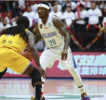 费尔顿:CBA新疆队费尔顿去哪个队了？为什么？