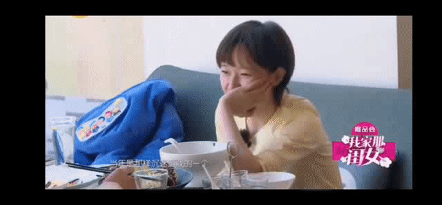 李佳璘:张小斐凭《你好，李焕英》走红，她的同班同学除了杨幂还有谁？