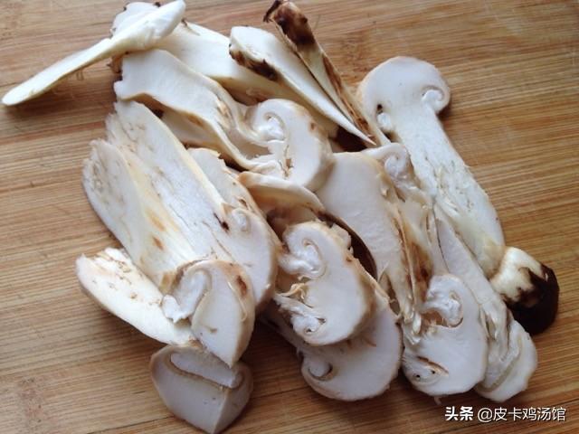 松茸补肾吗，中国四大产地的松茸在哪里？各有什么特点？