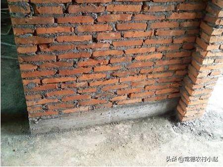 农村自建房三七墙比二四墙结实吗?用三七好还是二四好?