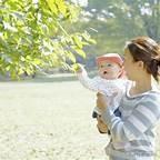 小孩子是自己带好呢,还是让家里人过来帮忙带好？求分享？