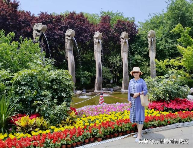 70老太40容貌(70多岁的女人是如何打扮的？