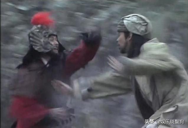 李瑞宗:慕容复化身李延宗，能和乔峰打平手，为何恢复真身就打不过了？