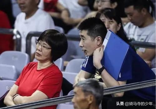 赖亚文的老公是谁:年过五十的赖亚文，重回助理教练位置，是否会接过郎平的接力棒