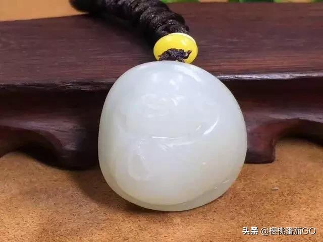 翡翠直播间的套路,斗鱼直播里卖的翡翠是真的还是假的？