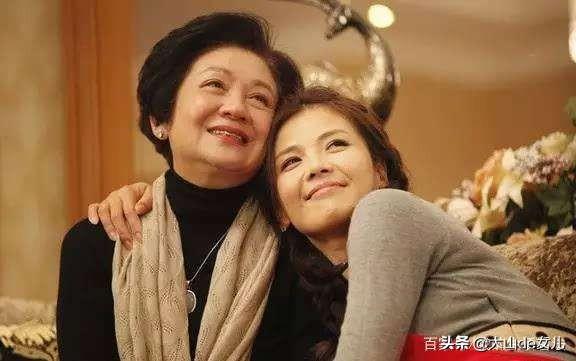 胡静丈夫:请问一下婆婆一个劲的在儿媳面前说儿子多好是什么意思