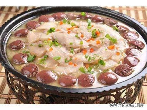 李佳琦给金靖过生日:老婆的生日要到了送什么呢！贵了又买不起几百的又不知道买什么