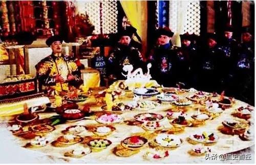妃子陪皇帝去吃火锅-清代皇帝、王爷、阿哥和妃子们的伙食如何？