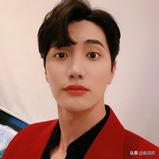 怎么看小五和张檬公开？他那个前女友吴女士又是怎么回事啊？