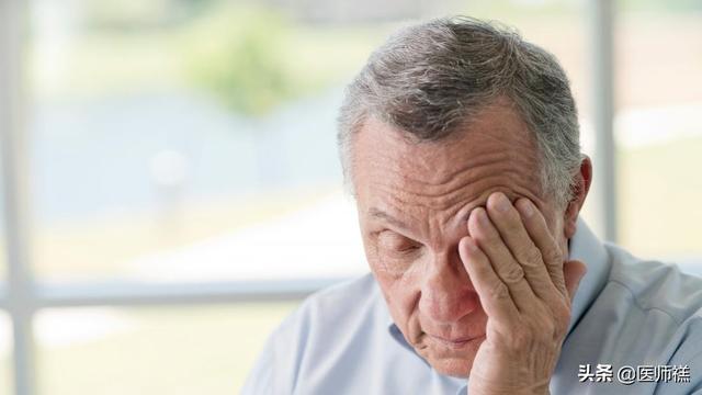 最近经常眼皮跳是什么原因，该怎么办？