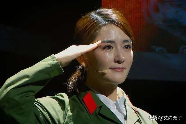 谢娜模仿偶像来了:大家觉得谢娜参演的片子中，展现了她的演技吗？