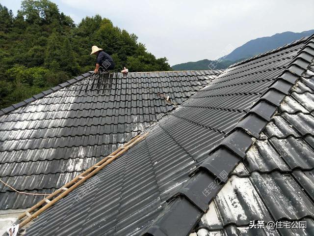 自建房屋顶用混泥土现浇好，还是用木结构屋顶好？很着急希望业内专家给个建议？