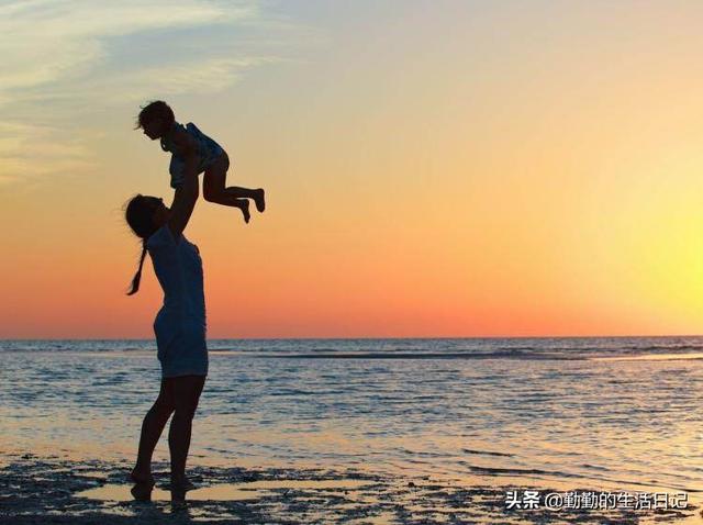 全职妈妈每天围绕着孩子转,失去了自我,值得吗？