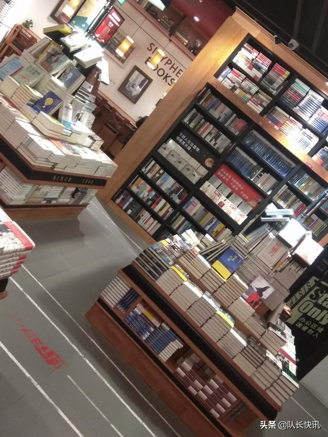 地摊交流微信群义乌:去义乌找货源，摆摊卖点什么货比较好卖？