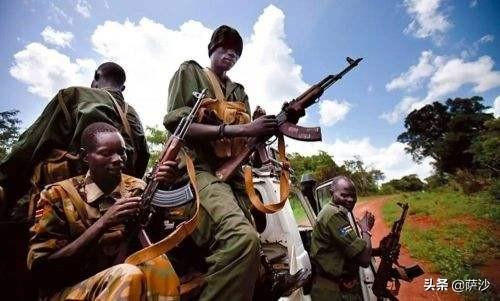 几内亚政府为何引发政变，苏丹军方为何宣布解除总统职务