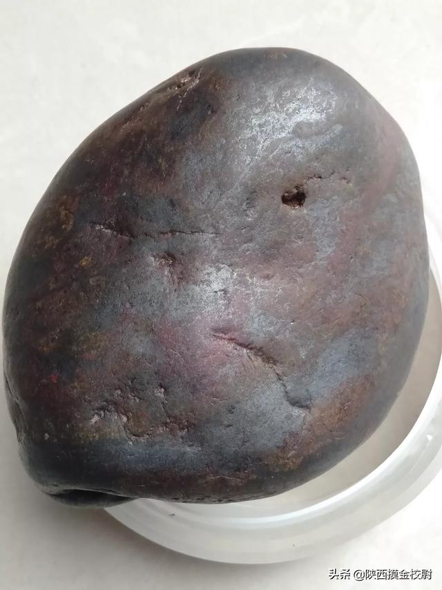 头条问答 - 陨石经河道经年累月的搬运,还能从外观上识别吗?