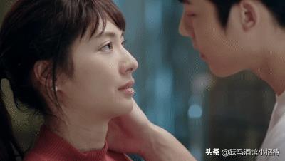 泰剧小女孩:最近在剧荒，有什么适合女生看的，不是今年上的电视剧可推荐吗？