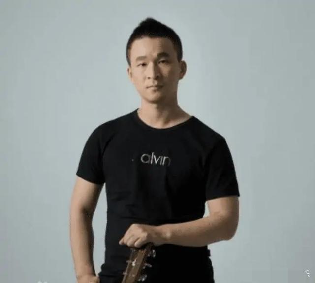 阳刚组合:曾经火遍全国的《春天里》，汪峰和旭日阳刚究竟是谁成就了谁