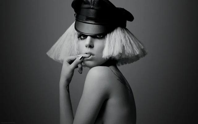 ladygaga师弟:LadyGaga“首谈性侵”，但为何网友却并不买账？
