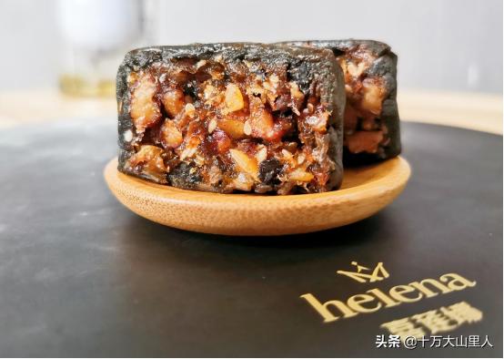 螺蛳粉对月饼下手:螺蛳粉月饼算不算奇葩月饼？味道估计有点上头啊？