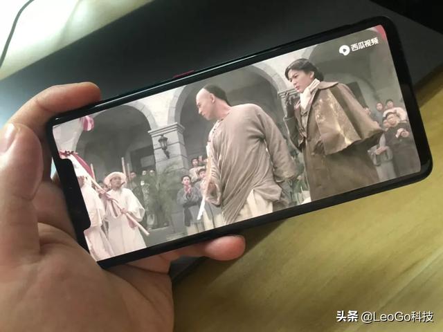 是谁开发出手机曲面屏这种“反人类设计”？你怎么看？插图38