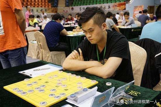 评价新版天天象棋人机特级大师棋力？