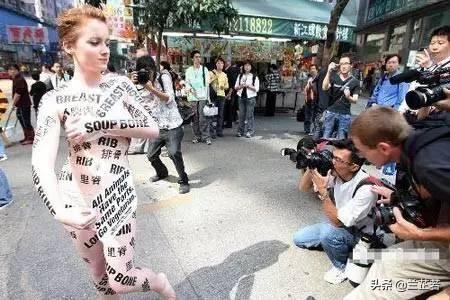 美女街头仅穿内衣招摇过市,犯法吗？