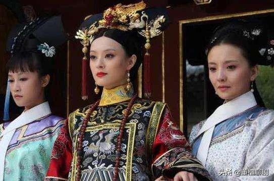 后宫甄嬛传剧照:《后宫甄嬛传》中，甄嬛已经饶了静白，为什么此人还敢和甄嬛作为