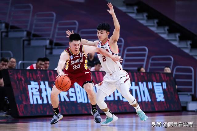深圳张家乐:参加广东男篮揭幕战跳球仪式的小男孩是谁？他是什么来头？