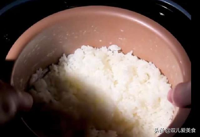 炒米饭好吃的8种做法，炒米饭怎么做好吃？先炒鸡蛋还是先炒米饭？