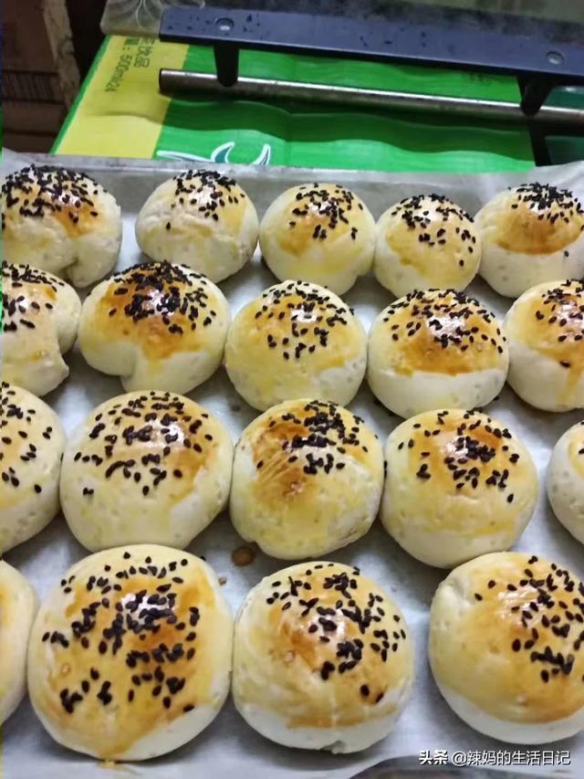 商品蛋黄粉怎么做:蛋黄酥里的蛋黄是鸡蛋黄吗？怎么做好吃？