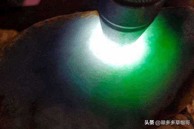 翡翠怎么选才是最好的,翡翠，什么种最好，最有收藏价值？