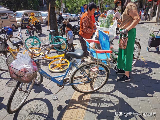 地摊经济来了，老婆强制我辞掉月薪三千的工作摆地摊，该屈服吗？