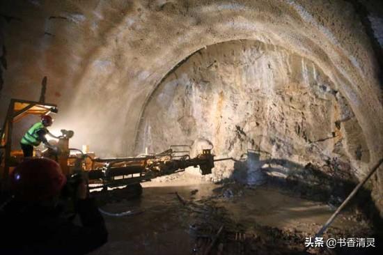 秦岭发生灵异事件真相:我们打了上千公里的隧道，有发现过什么大的矿藏吗？